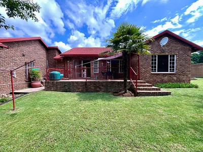 4 Bedroom House For Sale in Centurion - aEAH.webp