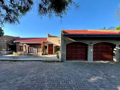 5 Bedroom House For Sale in Centurion - 5EUI.webp