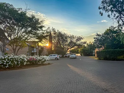 2 Bedroom Apartment To Rent in Pretoria - rCR1.webp