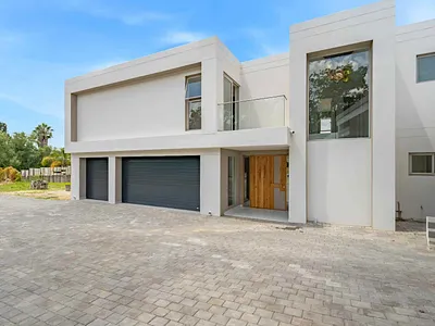 4 Bedroom House For Sale in Sandton - 4hrS.webp