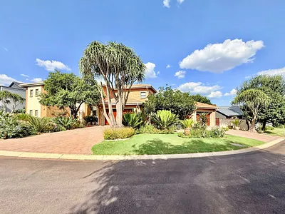 4 Bedroom House For Sale in Centurion - vtY5.webp