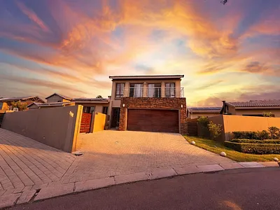 5 Bedroom House For Sale in Midrand - vDLe.webp