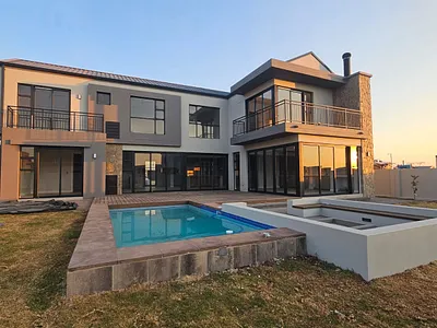 5 Bedroom House For Sale in Centurion - oFMb.webp