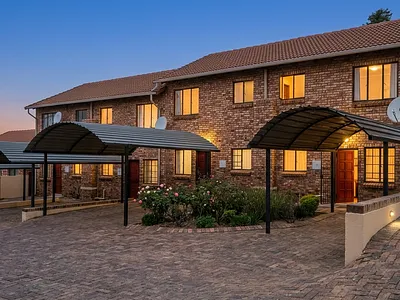 2 Bedroom Townhouse For Sale in Midrand - k4pU.webp