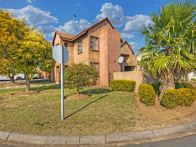 4 Bedroom House For Sale in Centurion - eYND.webp