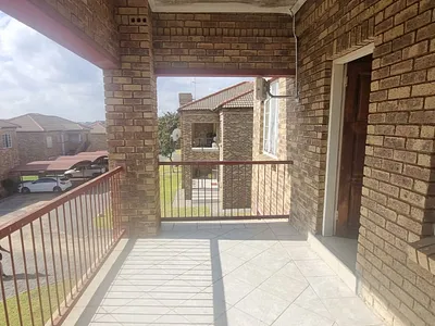 2 Bedroom Apartment For Sale in Midrand - img