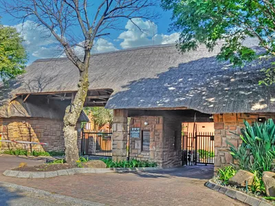 2 Bedroom Apartment For Sale in Sandton - img