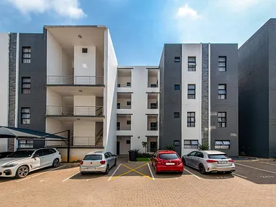 2 Bedroom Apartment For Sale in Midrand - 4w77.webp