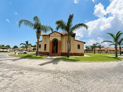 3 Bedroom Apartment For Sale in Midrand - 8kIV.webp