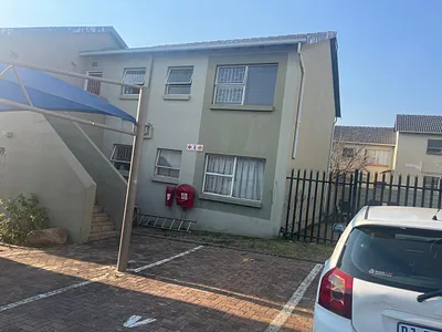 2 Bedroom Apartment For Sale in Midrand - rT7u.webp