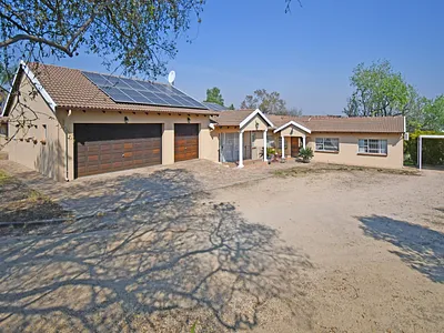 5 Bedroom House For Sale in Randburg - qC8k.webp