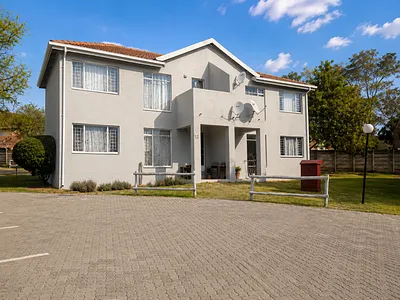 2 Bedroom Apartment For Sale in Midrand - 5CXS.webp