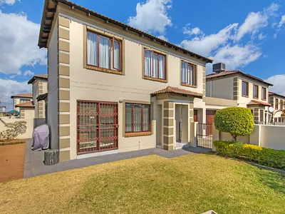 3 Bedroom Townhouse For Sale in Centurion - ySnz.webp