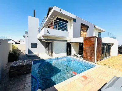 4 Bedroom House For Sale in Kempton Park - img
