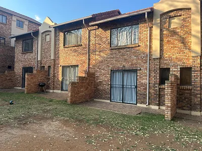 2 Bedroom Townhouse For Sale in Midrand - img