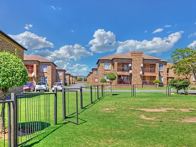2 Bedroom Apartment For Sale in Midrand - mbwS.webp