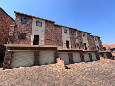 2 Bedroom Townhouse To Rent in Midrand - ML6s.webp