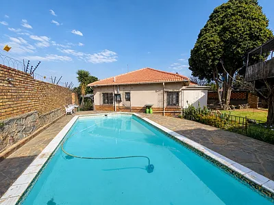 5 Bedroom House For Sale in Germiston - img