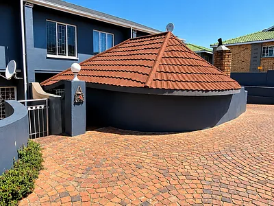 2 Bedroom Townhouse For Sale in Germiston - YmlT.webp