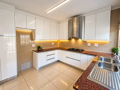 3 Bedroom Apartment To Rent in Sandton - E87x.webp