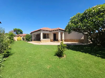3 Bedroom House For Sale in Midrand - z7Jf.webp