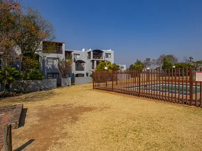 2 Bedroom Apartment For Sale in Vorna Valley, Midrand - rIBh.webp