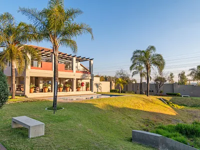 2 Bedroom Apartment For Sale in Barbeque Downs, Midrand - kjhF.webp