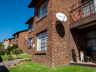 2 Bedroom Apartment For Sale in Midrand - omVK.webp