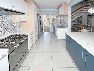 4 Bedroom House For Sale in Sandton - V8Ao.webp