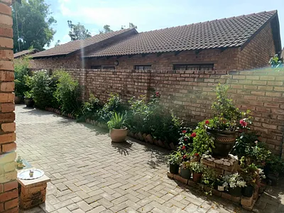2 Bedroom Townhouse For Sale in Midrand - 0MRh.webp