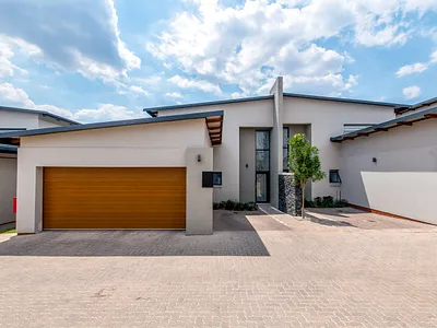 3 Bedroom House For Sale in Midrand - KfdQ.webp