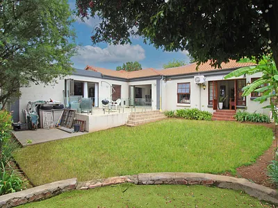 4 Bedroom House For Sale in Midrand - htGl.webp