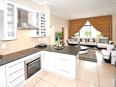 3 Bedroom House For Sale in Midrand - BeaV.webp