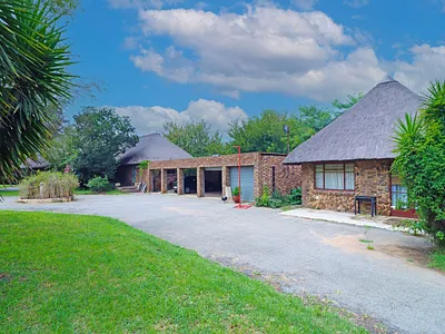 5 Bedroom House For Sale in Midrand - kSfL.webp