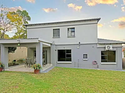 3 Bedroom Townhouse For Sale in Sandton - 0Epk.webp