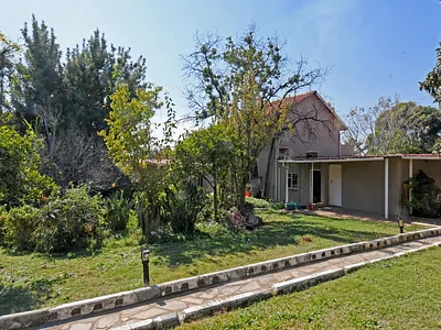 5 Bedroom House For Sale in Centurion - fyl8.webp