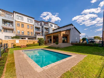 2 Bedroom Apartment For Sale in Midrand - btLJ.webp