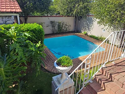 3 Bedroom Apartment For Sale in Sandton - E1T8.webp