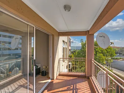 2 Bedroom Apartment For Sale in Sandton - cCl0.webp