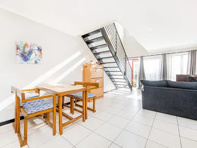 1 Bedroom Apartment For Sale in Sandton - 4YV2.webp