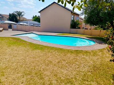 2 Bedroom Apartment For Sale in Midrand - jSrQ.webp