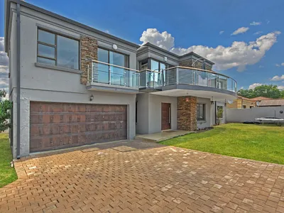 5 Bedroom House For Sale in Midrand - kN5R.webp