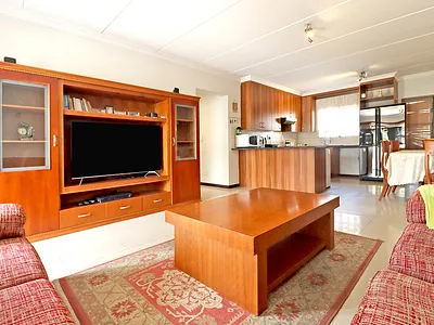 3 Bedroom Apartment For Sale in Midrand - 4aJr.webp