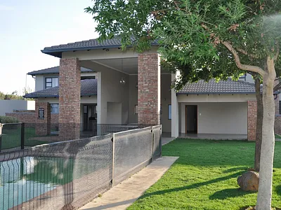 2 Bedroom Apartment For Sale in Midrand - oxvD.webp
