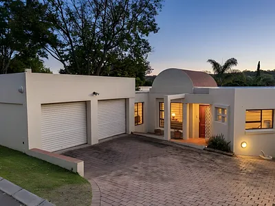 3 Bedroom Townhouse For Sale in Sandton - fEnv.webp