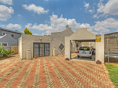 4 Bedroom House For Sale in Midrand - lMrE.webp