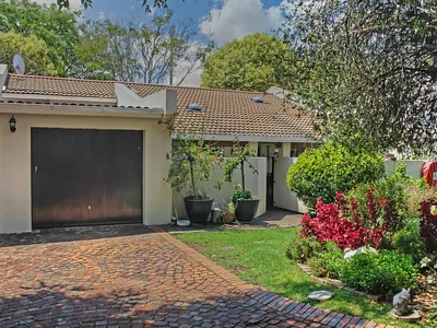 2 Bedroom Townhouse For Sale in Sandton - HdHk.webp