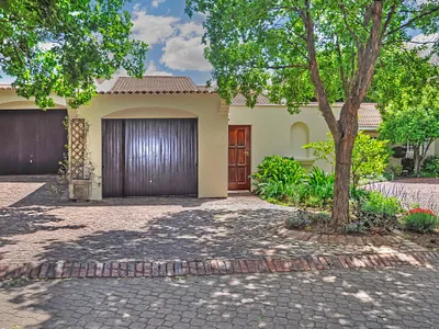 2 Bedroom Townhouse For Sale in Sandton - CFHn.webp