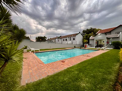 2 Bedroom Apartment For Sale in Sandton - pYNq.webp