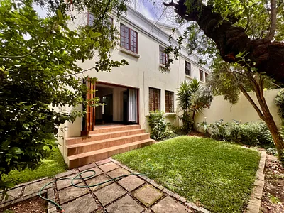 3 Bedroom Townhouse For Sale in Sandton - 6U1E.webp